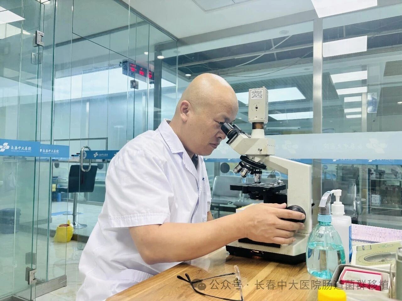 十堰市|高朋磊医师：左手男科临床，右手肠道菌群移植深入研究